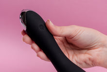 Carregar imagem no visualizador da galeria, Vibrador Recarregável Madhu
