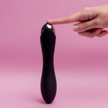 Carregar imagem no visualizador da galeria, Vibrador Recarregável Madhu
